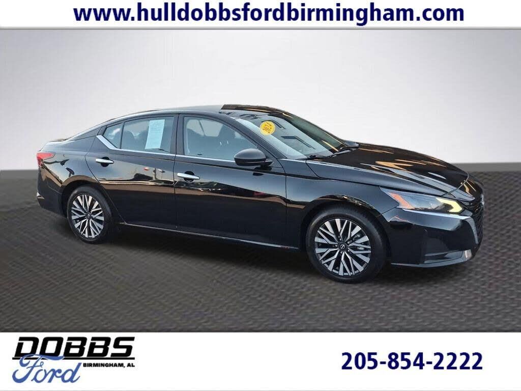 2024 Nissan Altima 2.5 SV — photo 1 of 1