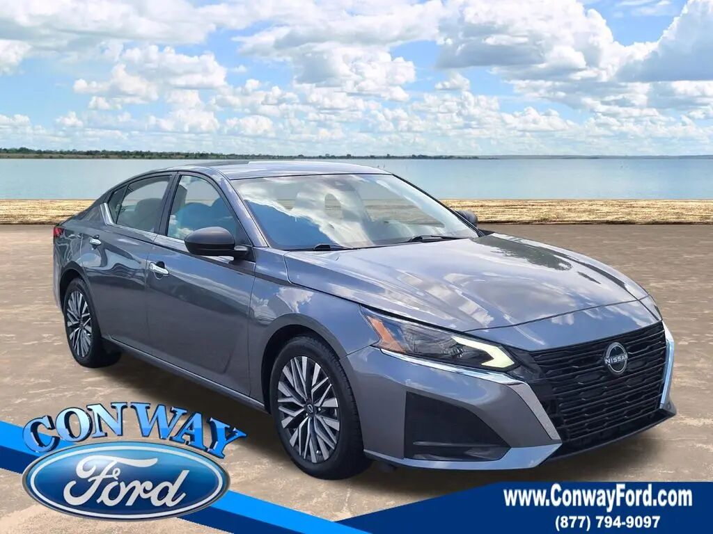 2024 Nissan Altima 2.5 SV — photo 1 of 22