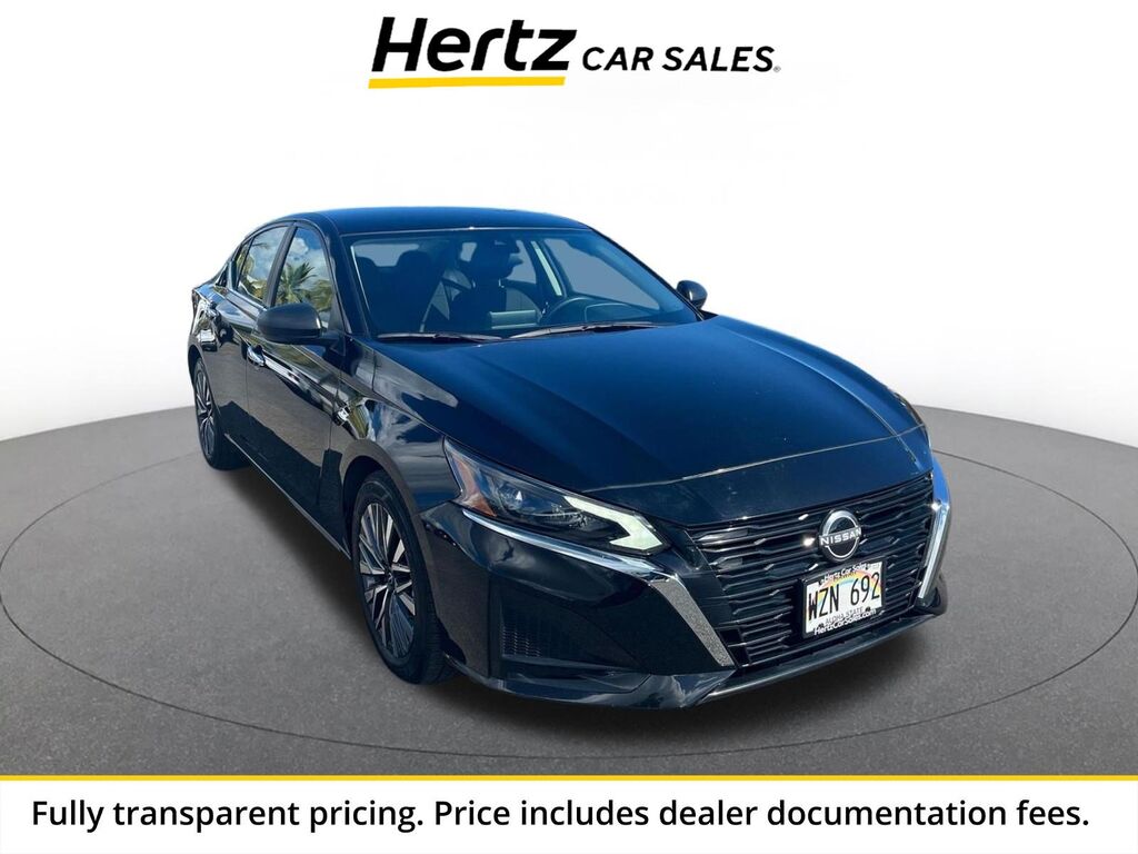 2024 Nissan Altima 2.5 SV — photo 1 of 13