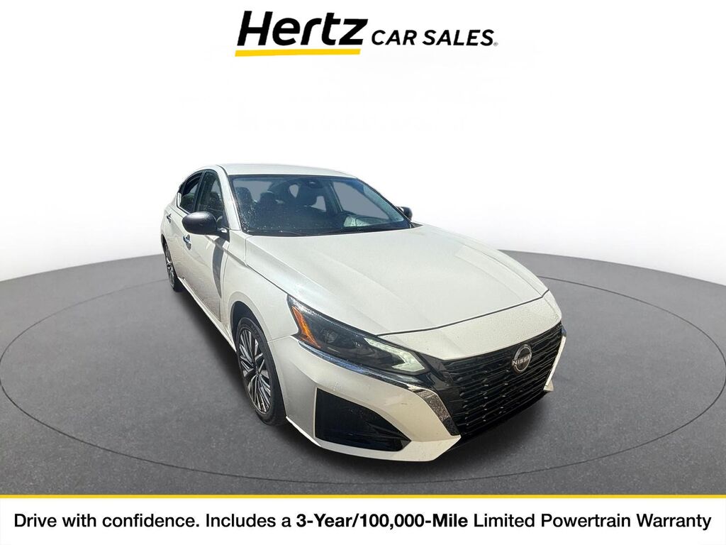 2025 Nissan Altima SV — photo 1 of 11