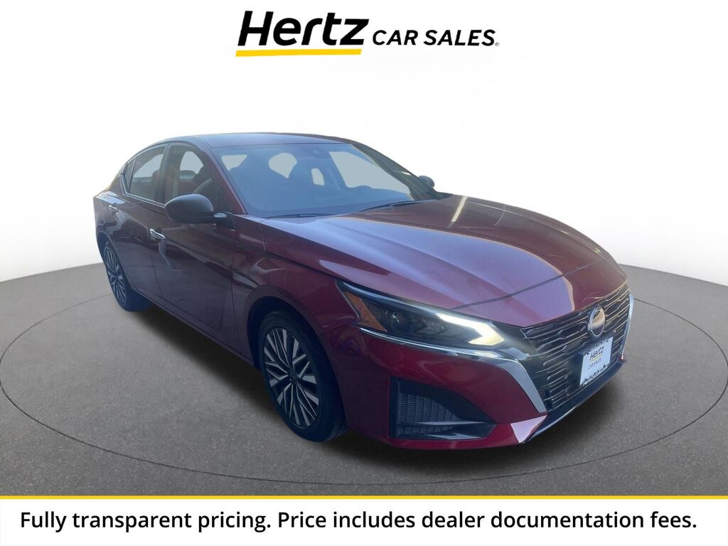 2025 Nissan Altima SV — photo 1 of 13