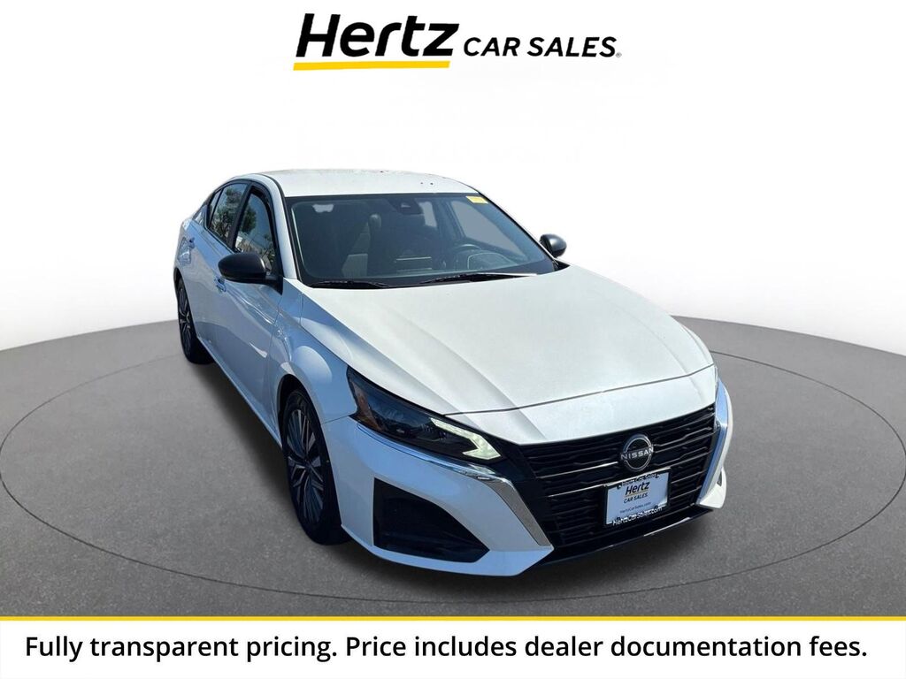 2025 Nissan Altima SV — photo 1 of 13