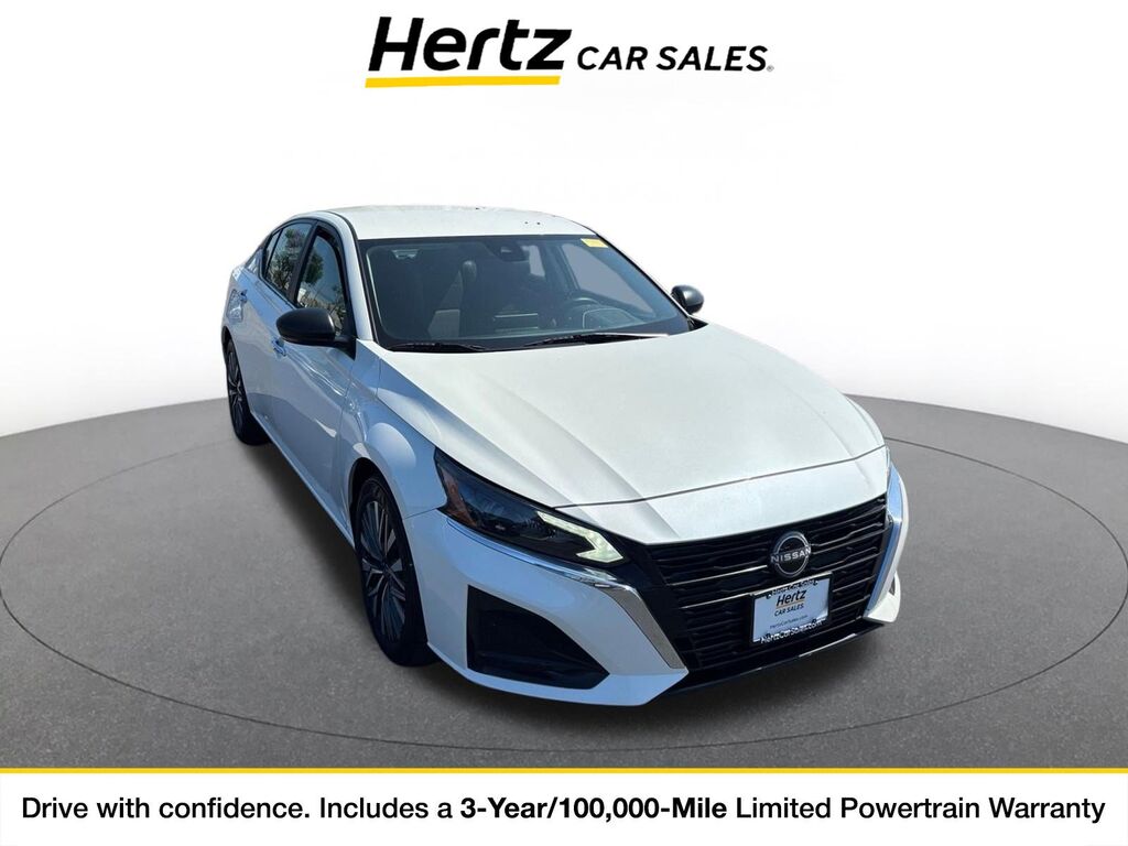 2025 Nissan Altima SV — photo 1 of 11