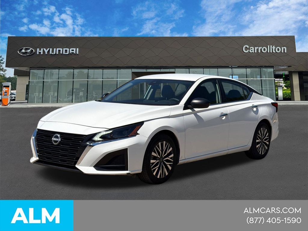 2025 Nissan Altima 2.5 SV — photo 1 of 13