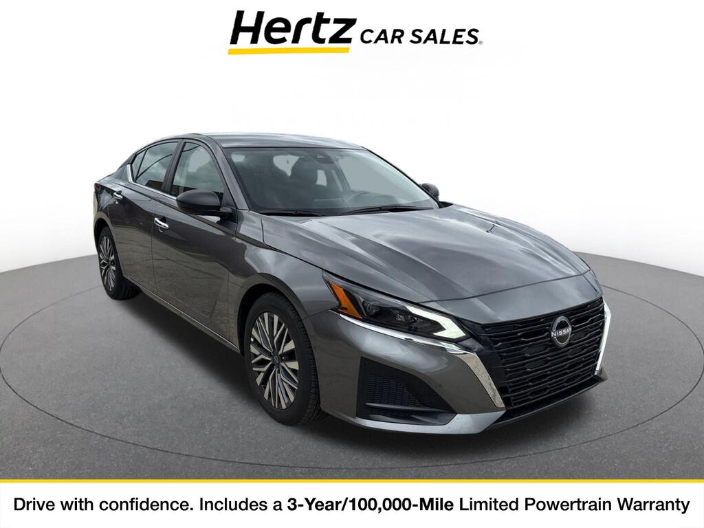 2025 Nissan Altima SV — photo 1 of 11