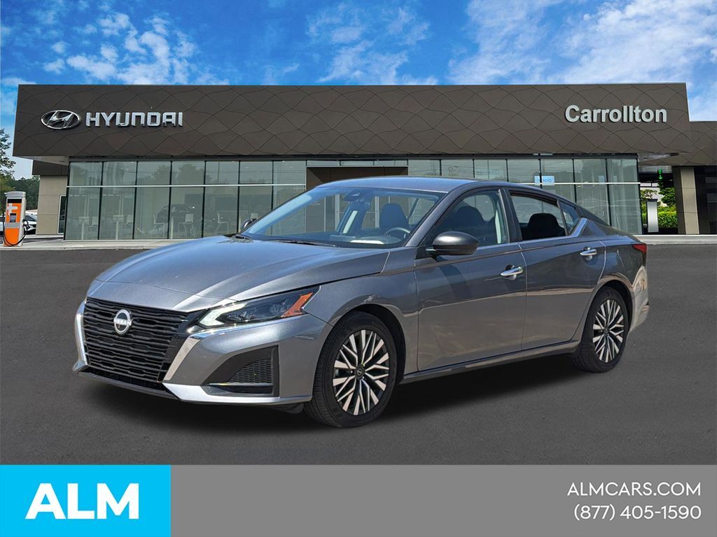 2025 Nissan Altima 2.5 SV — photo 1 of 13
