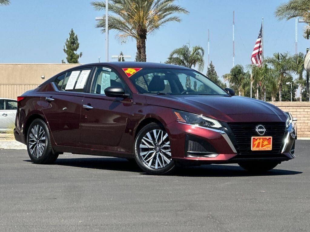 2025 Nissan Altima 2.5 SV — photo 1 of 1