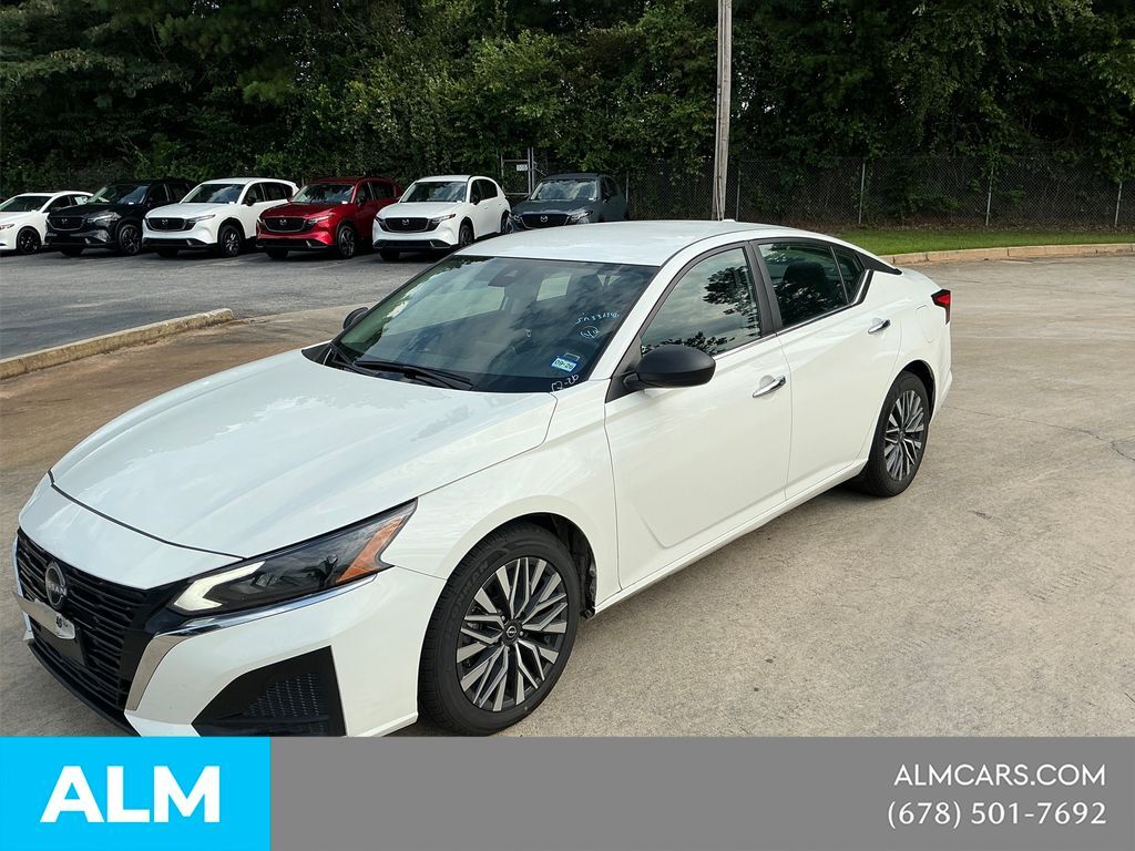 2025 Nissan Altima 2.5 SV — photo 1 of 12