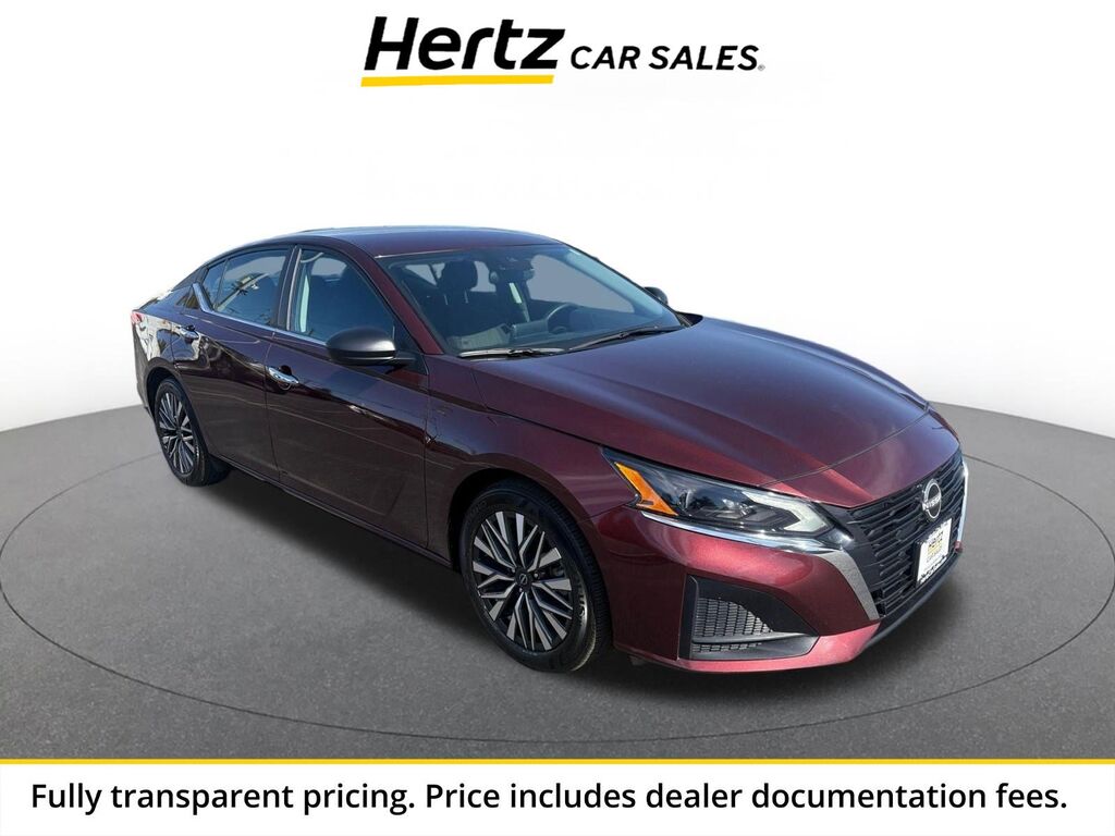 2025 Nissan Altima SV — photo 1 of 13