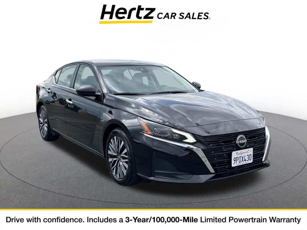 2025 Nissan Altima SV — photo 1 of 11