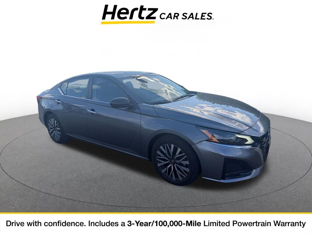 2025 Nissan Altima SV — photo 1 of 11