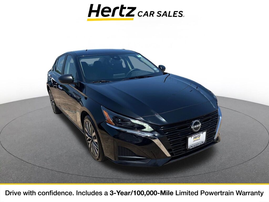 2025 Nissan Altima SV — photo 1 of 11
