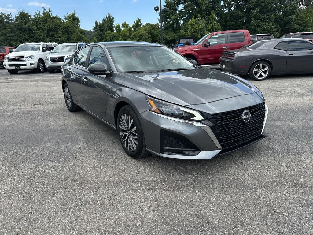 2025 Nissan Altima 2.5 SV — photo 1 of 2