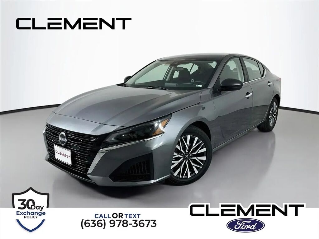 2025 Nissan Altima 2.5 SV — photo 1 of 26