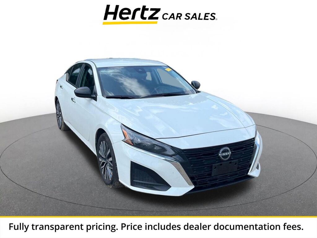 2025 Nissan Altima SV — photo 1 of 13