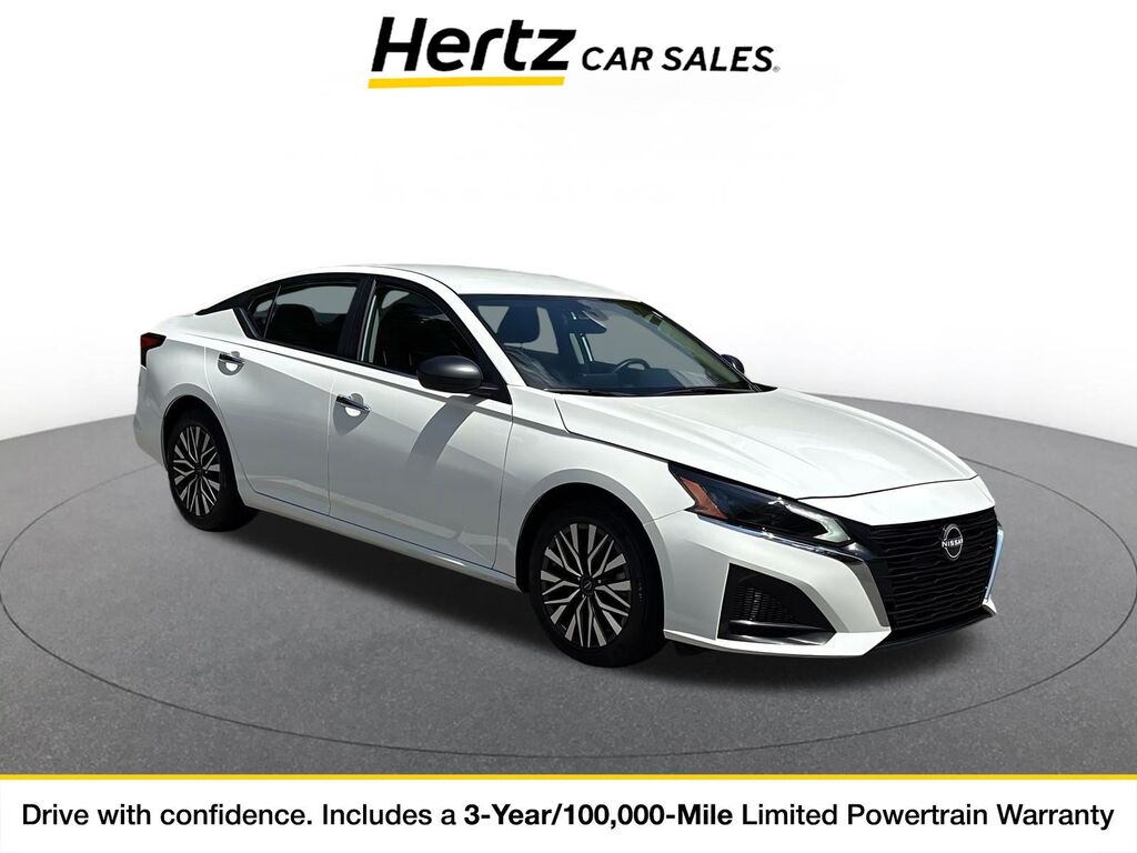 2025 Nissan Altima SV — photo 1 of 11