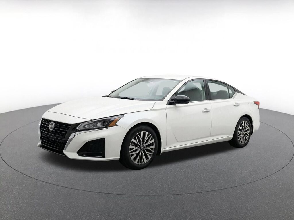 2025 Nissan Altima SV — photo 1 of 1