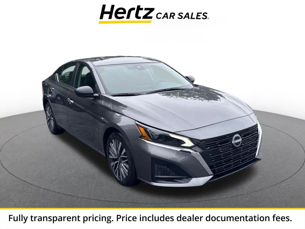 2025 Nissan Altima SV — photo 1 of 13