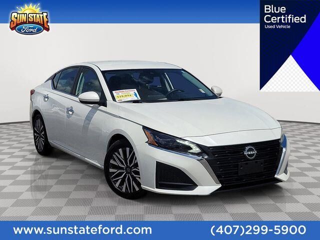 2023 Nissan Altima 2.5 SV — photo 1 of 12