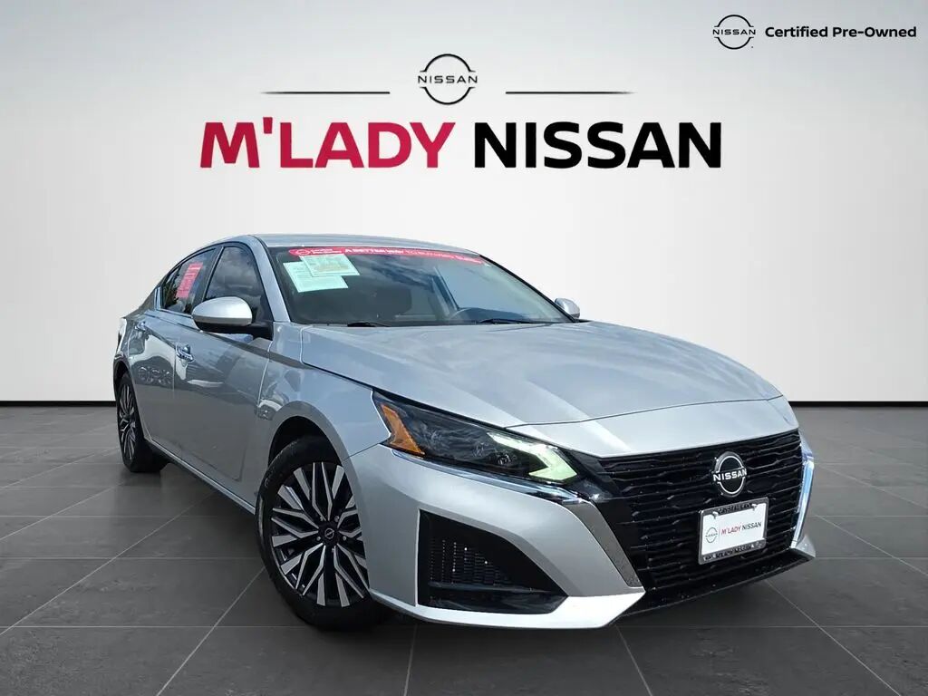 2023 Nissan Altima 2.5 SV — photo 1 of 13