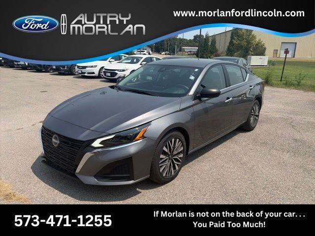 2024 Nissan Altima 2.5 SV — photo 1 of 39