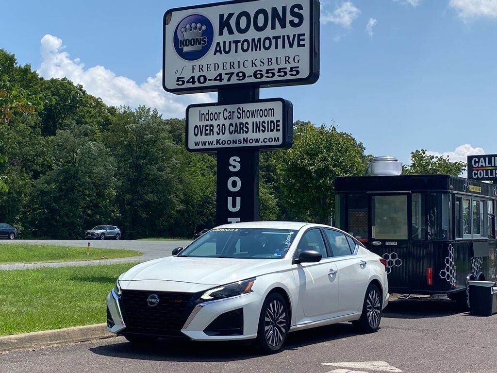 2024 Nissan Altima 2.5 SV — photo 1 of 13