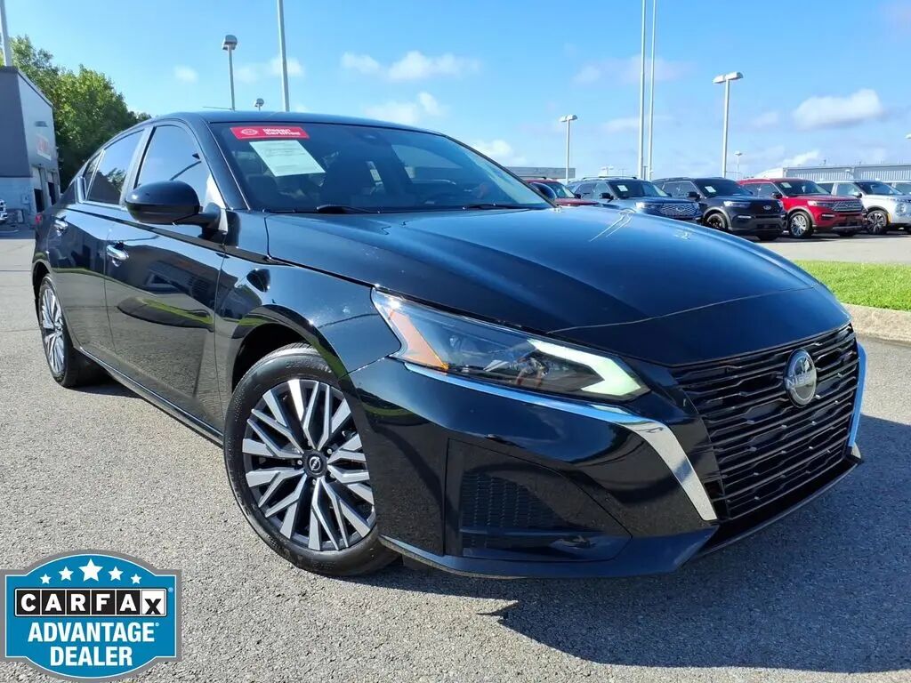 2024 Nissan Altima 2.5 SV — photo 1 of 13