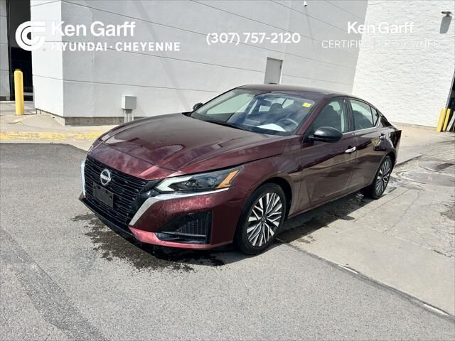 2024 Nissan Altima 2.5 SV — photo 1 of 2