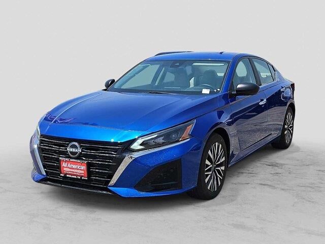 2025 Nissan Altima 2.5 SV — photo 1 of 76