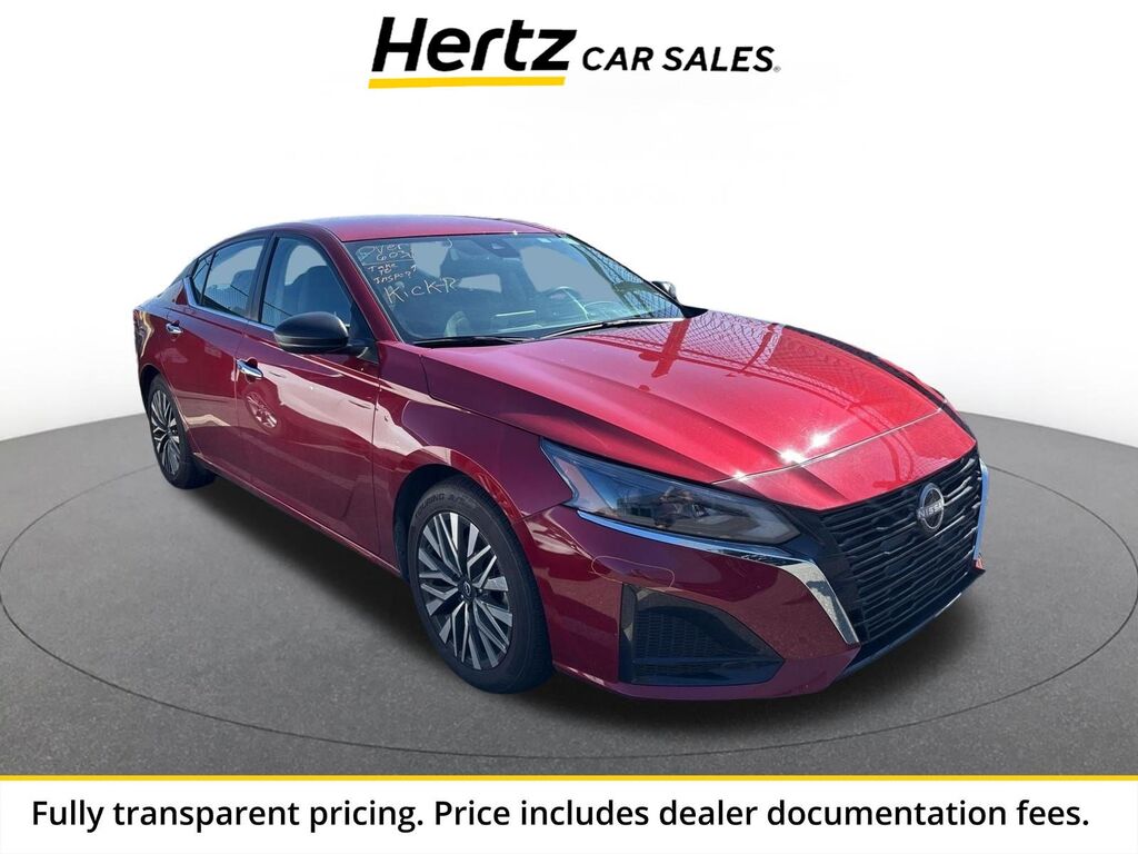 2025 Nissan Altima SV — photo 1 of 13