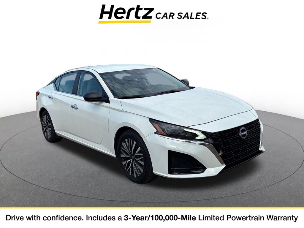 2025 Nissan Altima SV — photo 1 of 11