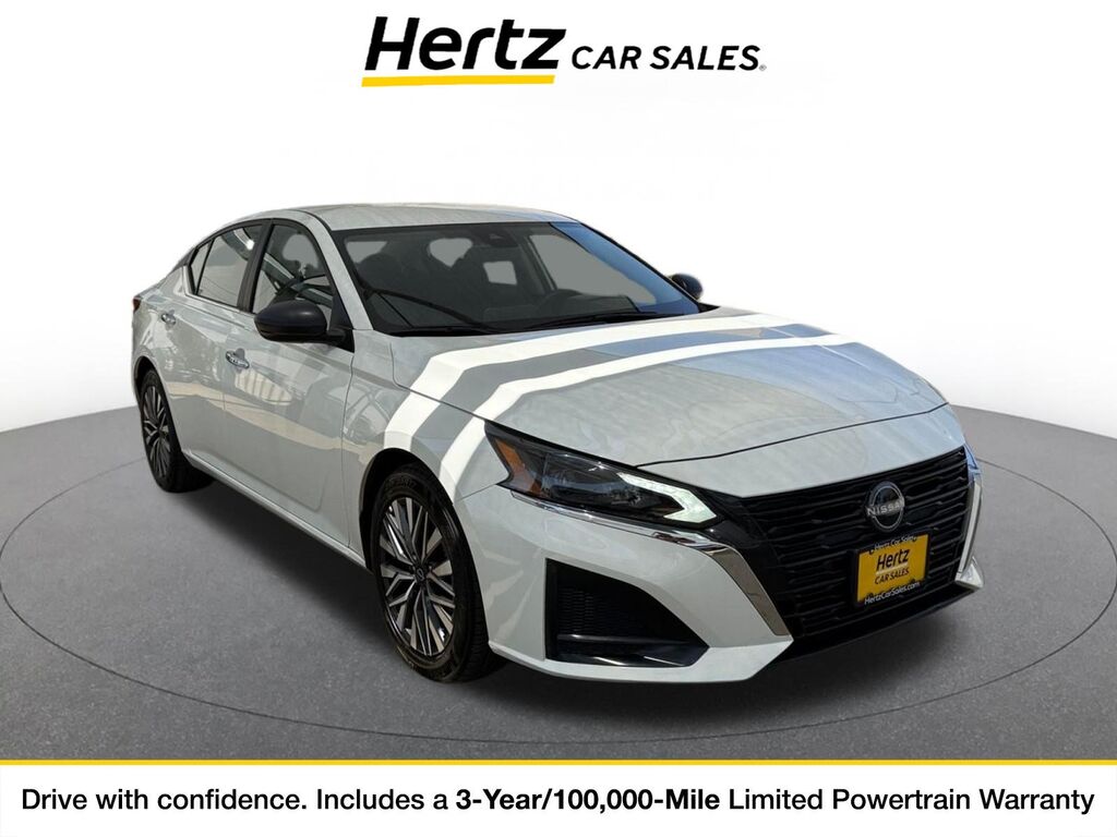 2025 Nissan Altima SV — photo 1 of 11