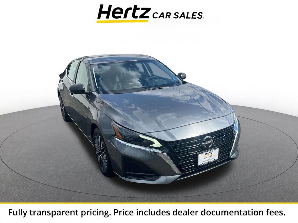 2025 Nissan Altima SV — photo 1 of 13
