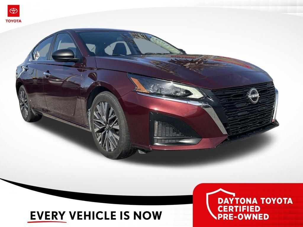 2025 Nissan Altima 2.5 SV — photo 1 of 13