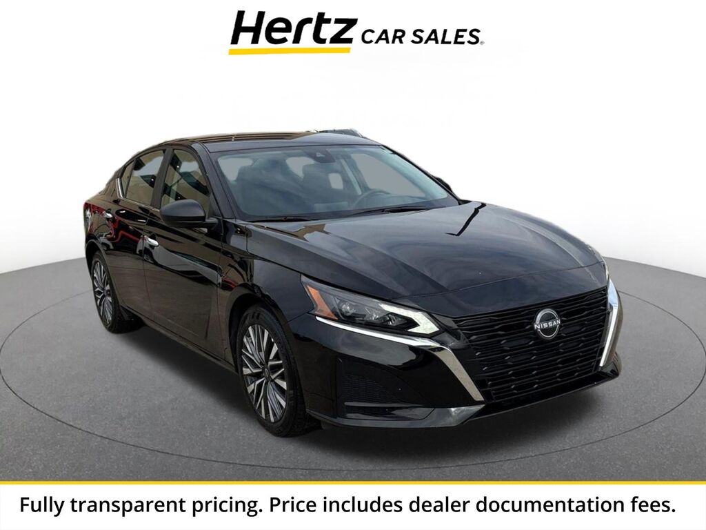 2025 Nissan Altima SV — photo 1 of 15