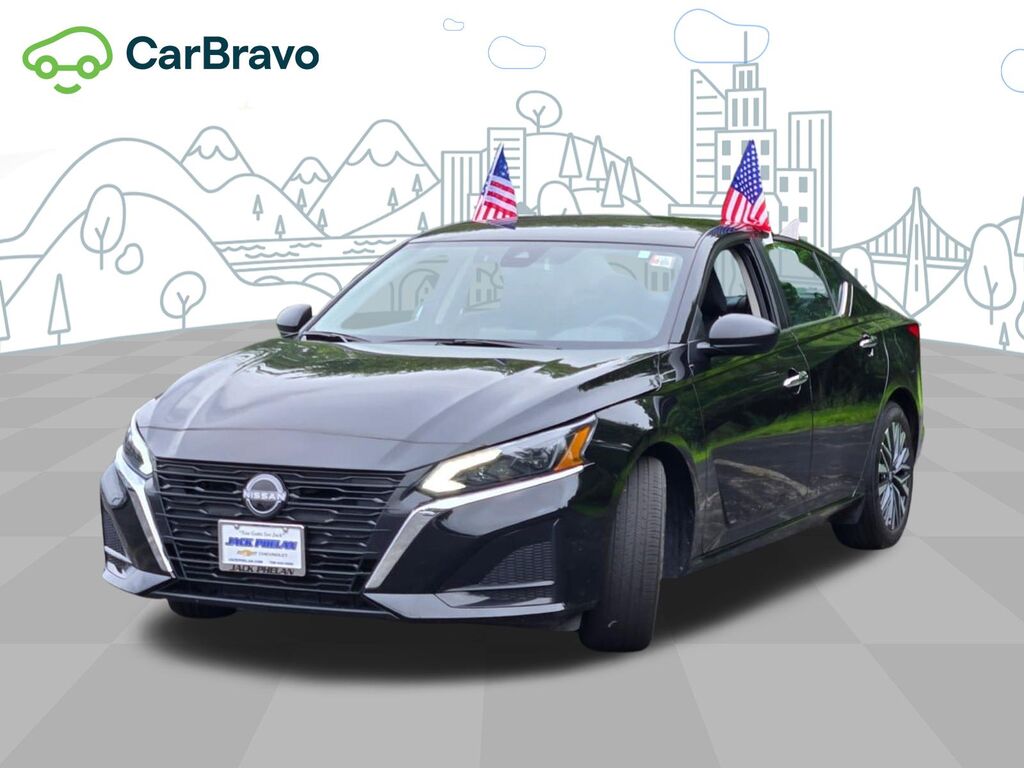 2025 Nissan Altima SV FWD — photo 1 of 6