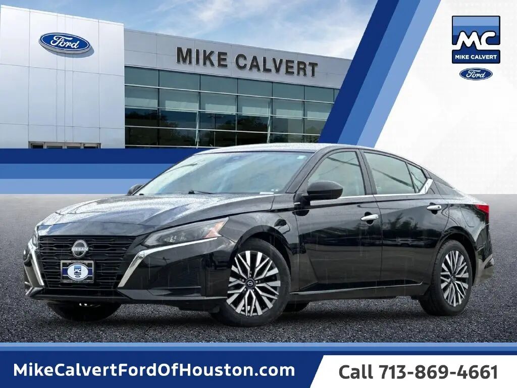 2025 Nissan Altima 2.5 SV — photo 1 of 13