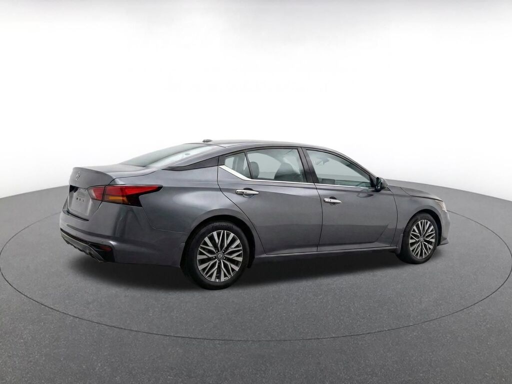 2025 Nissan Altima SV — photo 1 of 1