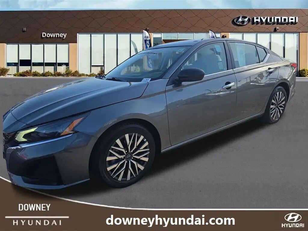 2025 Nissan Altima 2.5 SV — photo 1 of 26