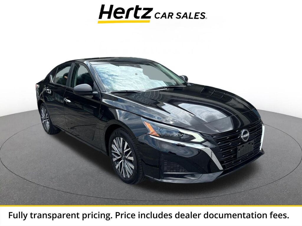 2025 Nissan Altima SV — photo 1 of 13
