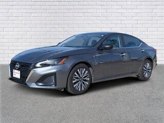 2025 Nissan Altima 2.5 SV — photo 1 of 39