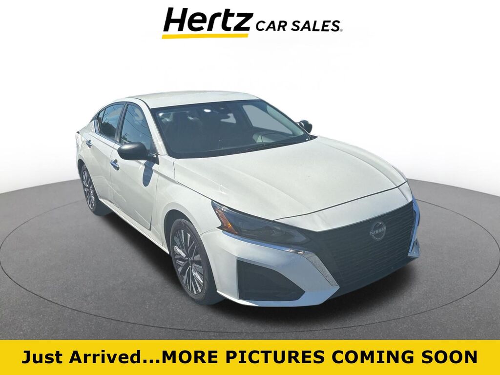 2026 Nissan Altima SV — photo 1 of 17