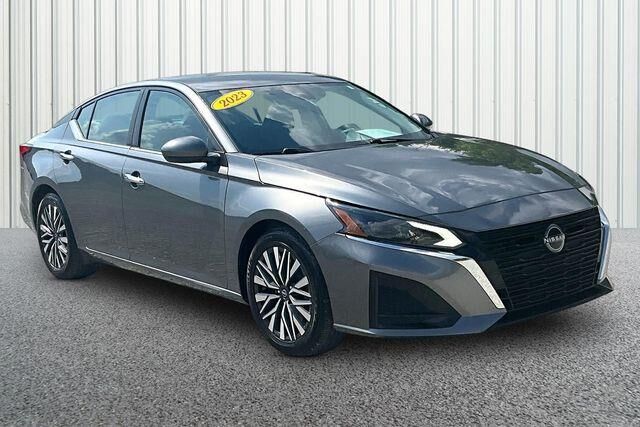 2023 Nissan Altima 2.5 SV — photo 1 of 13
