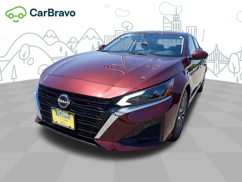 2023 Nissan Altima SV FWD — photo 1 of 6