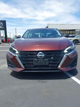 2024 Nissan Altima 2.5 SV — photo 1 of 1
