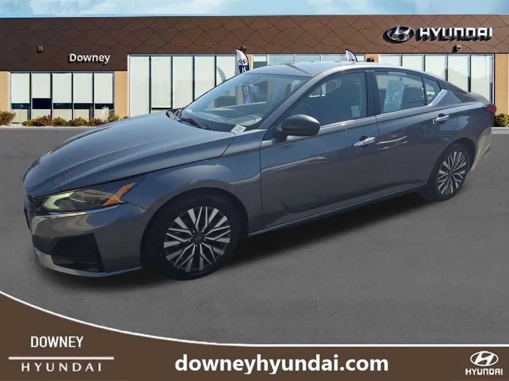 2024 Nissan Altima 2.5 SV — photo 1 of 2