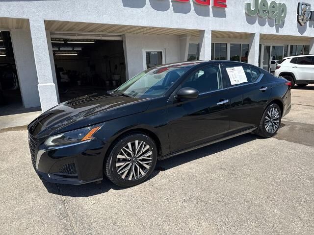 2024 Nissan Altima 2.5 SV — photo 1 of 13