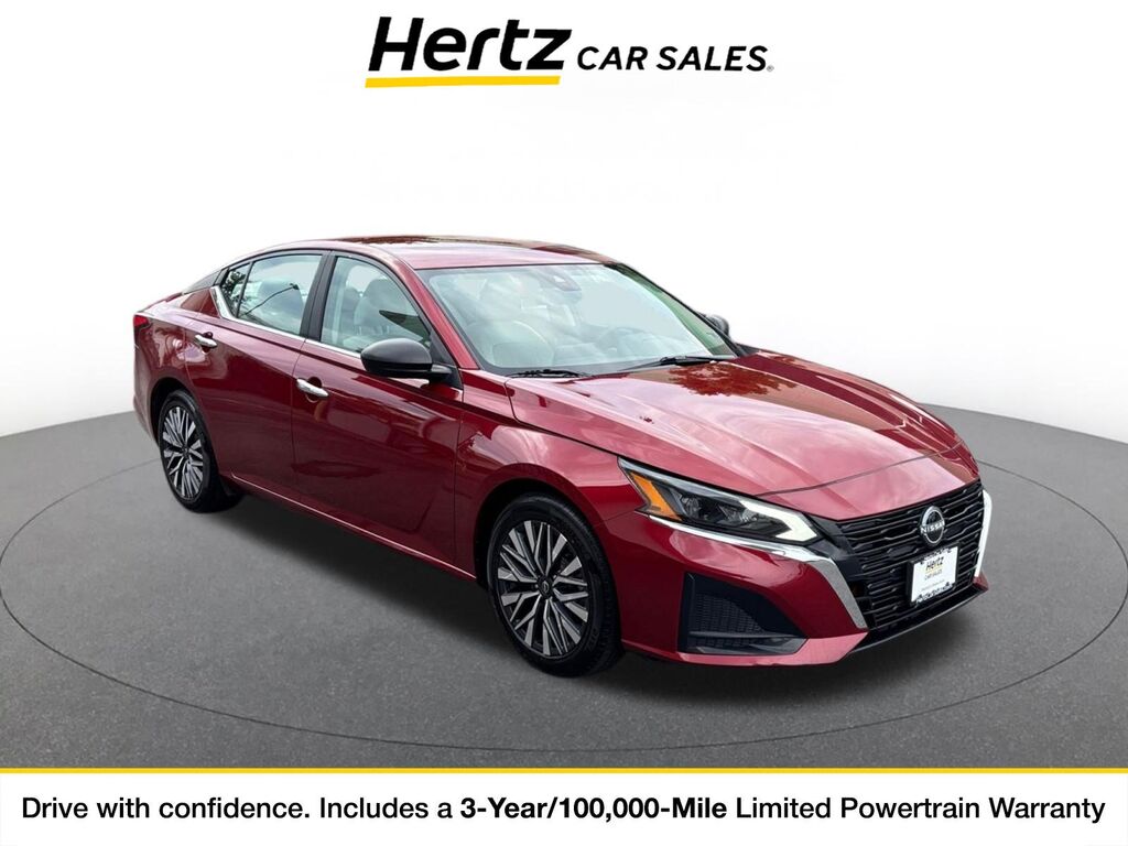 2025 Nissan Altima SV — photo 1 of 11