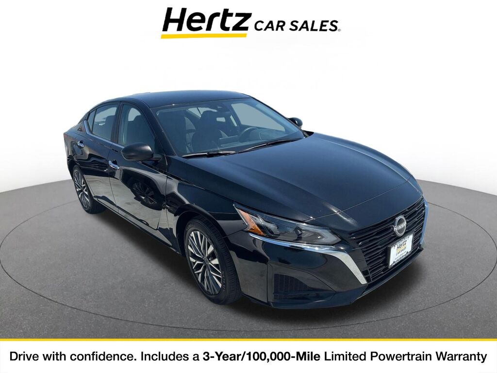 2025 Nissan Altima SV — photo 1 of 11