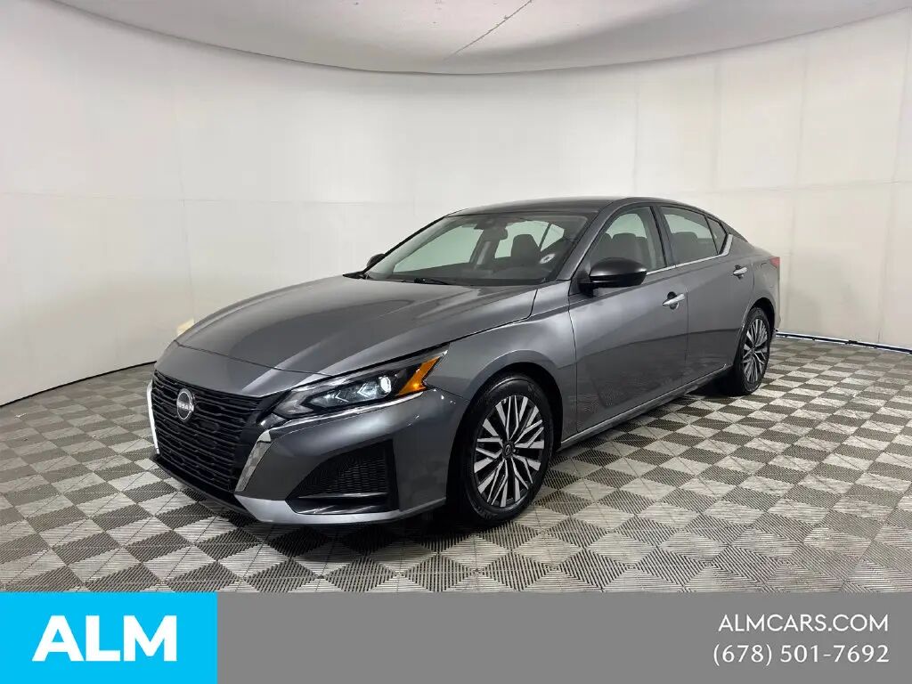 2025 Nissan Altima 2.5 SV — photo 1 of 13